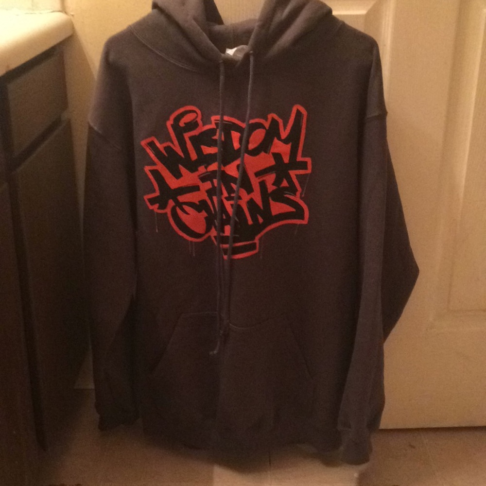 $10 in bundle - Wisdom in chains hoodie
